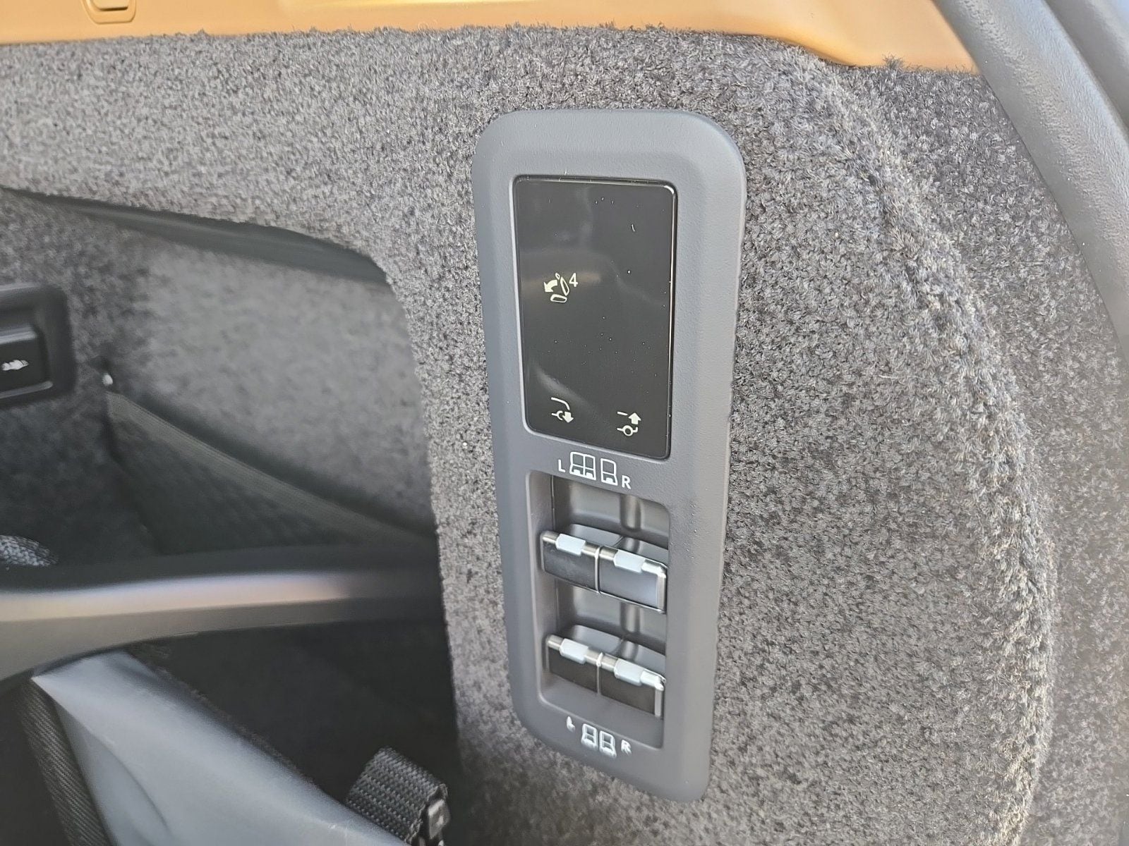 2026 Land Rover Range Rover SE - Photo 14