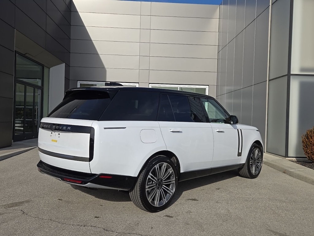 New 2026 Land Rover Range Rover SE SUV