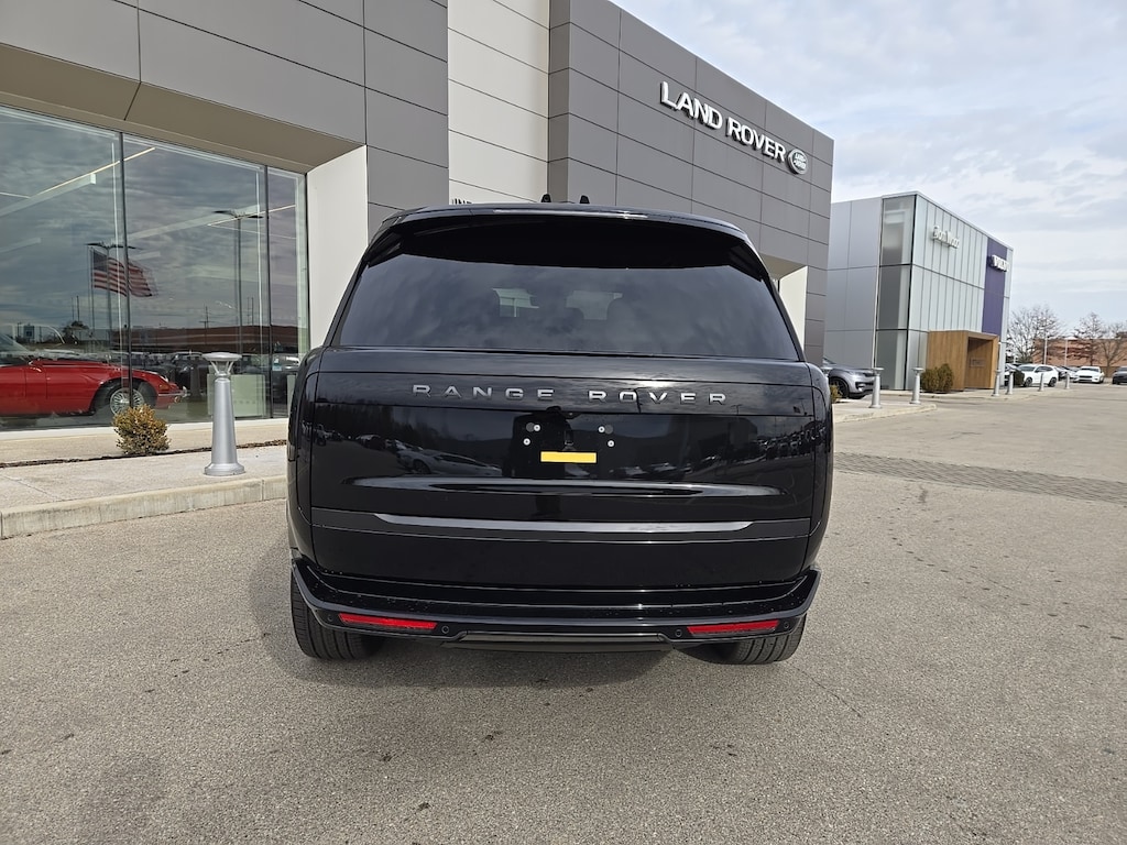 New 2025 Land Rover Range Rover SE SUV