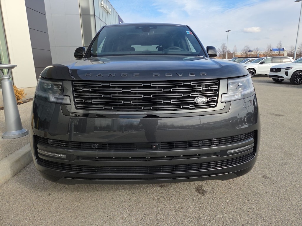 New 2026 Land Rover Range Rover SE 550PS SUV