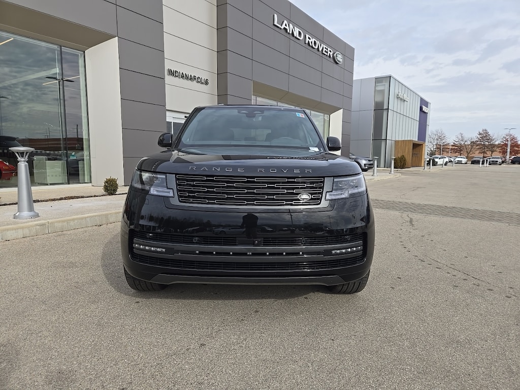 New 2025 Land Rover Range Rover SE SUV
