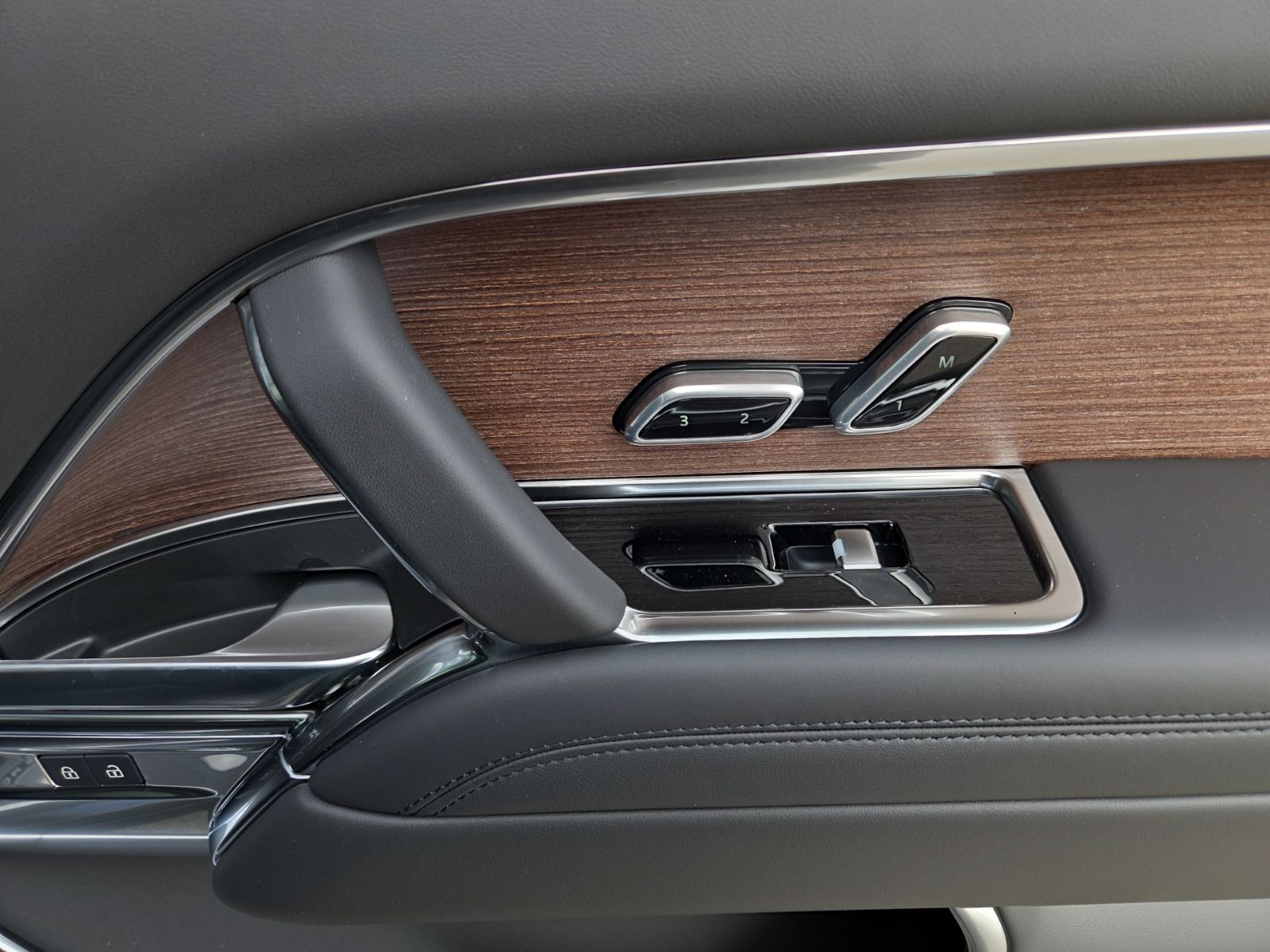 2026 Land Rover Range Rover SE - Photo 20