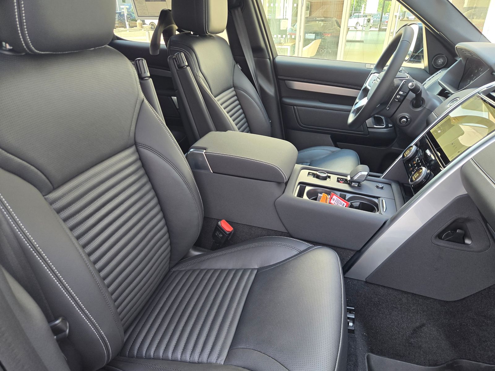 2026 Land Rover Discovery Gemini Edition - Photo 29
