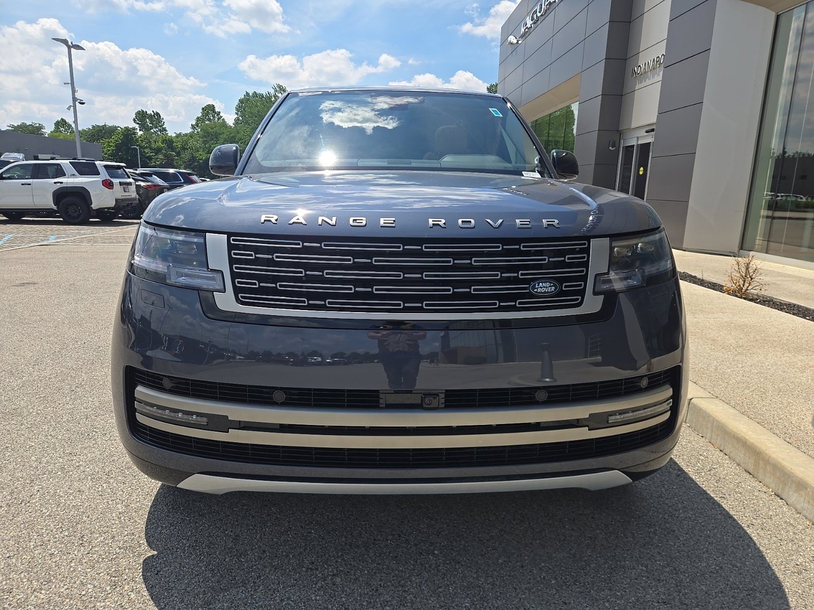 2026 Land Rover Range Rover SE - Photo 17