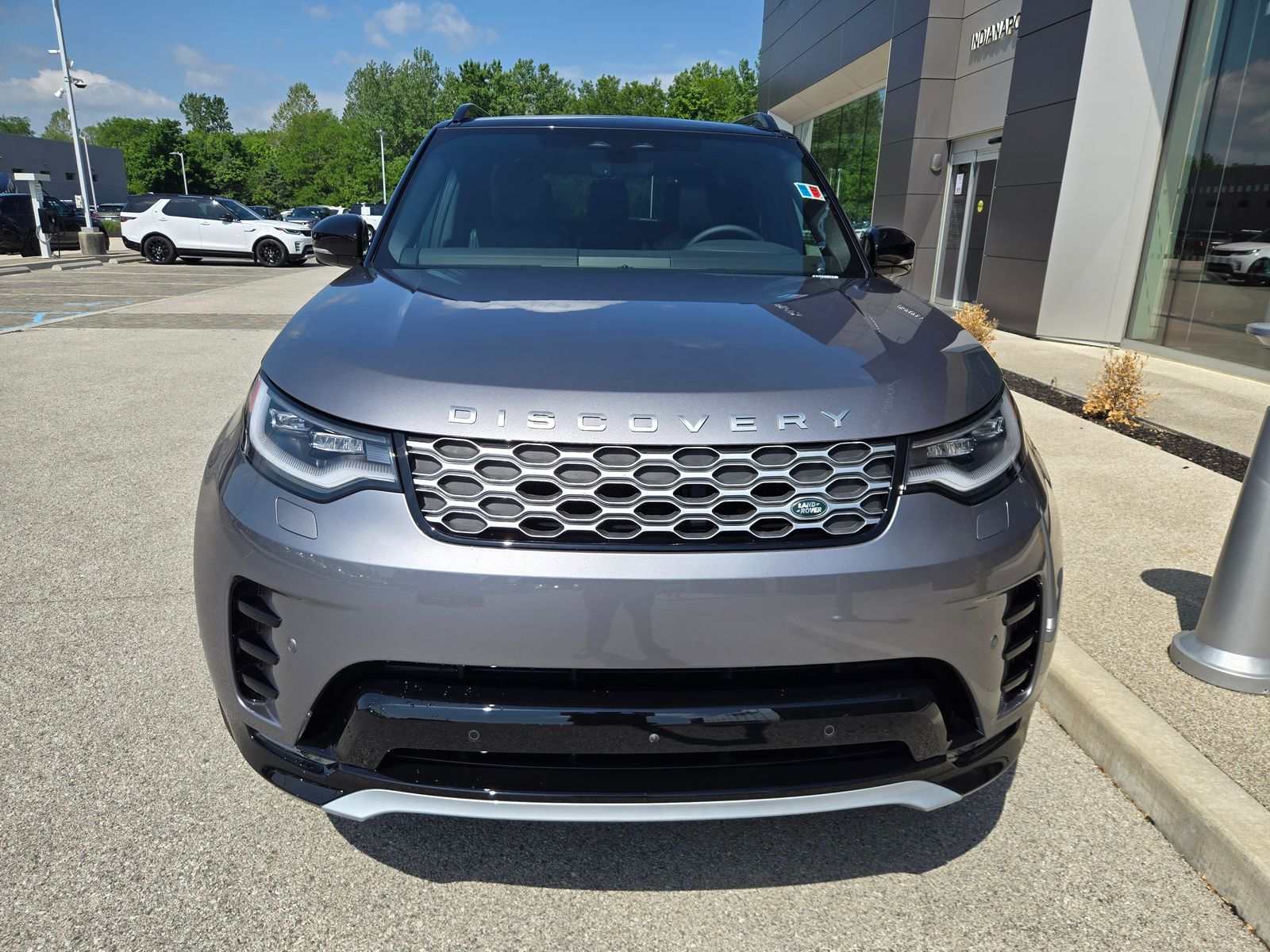 2026 Land Rover Discovery Gemini Edition - Photo 3