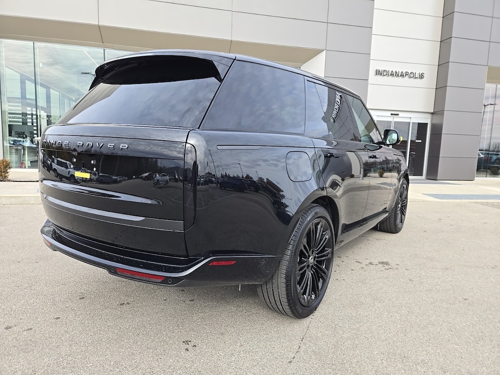 New 2025 Land Rover Range Rover SE SUV
