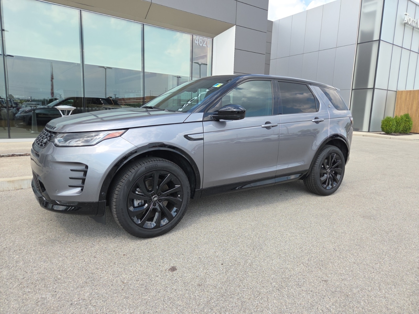 2024 Land Rover Discovery Sport SE
