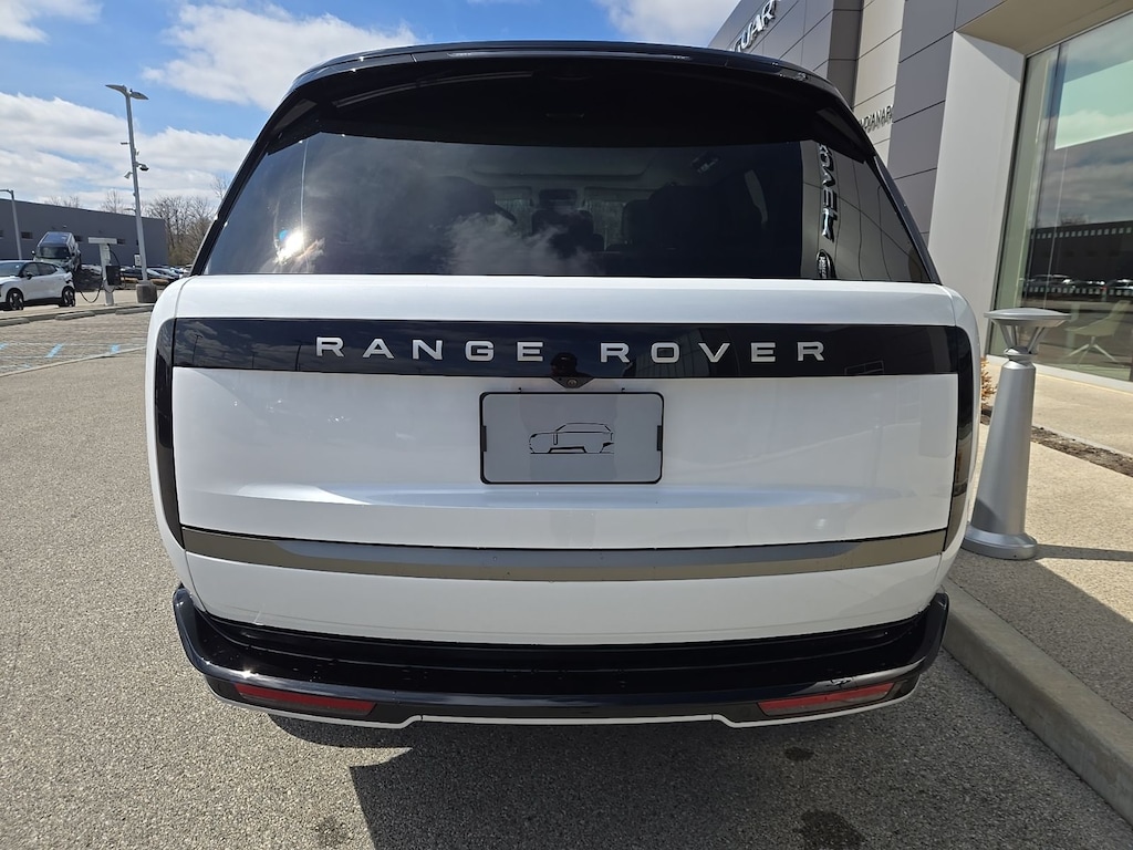 New 2026 Land Rover Range Rover SE 7 Seats 400PS SUV