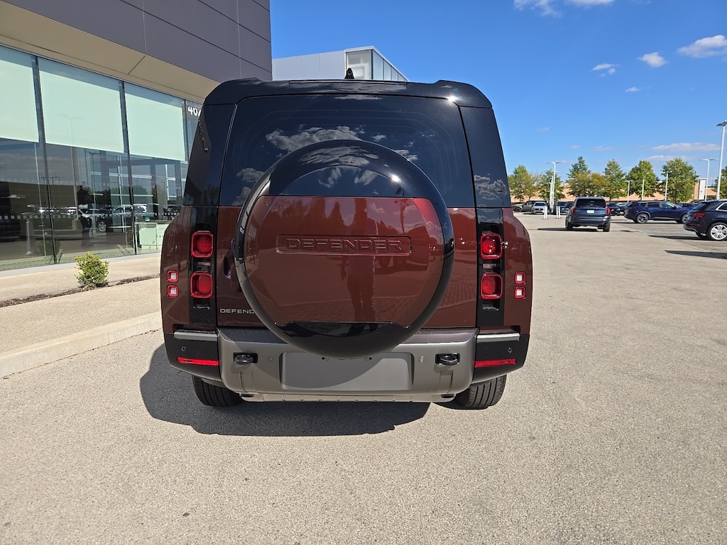New 2025 Land Rover Defender 130 400PS X-Dynamic SE SUV