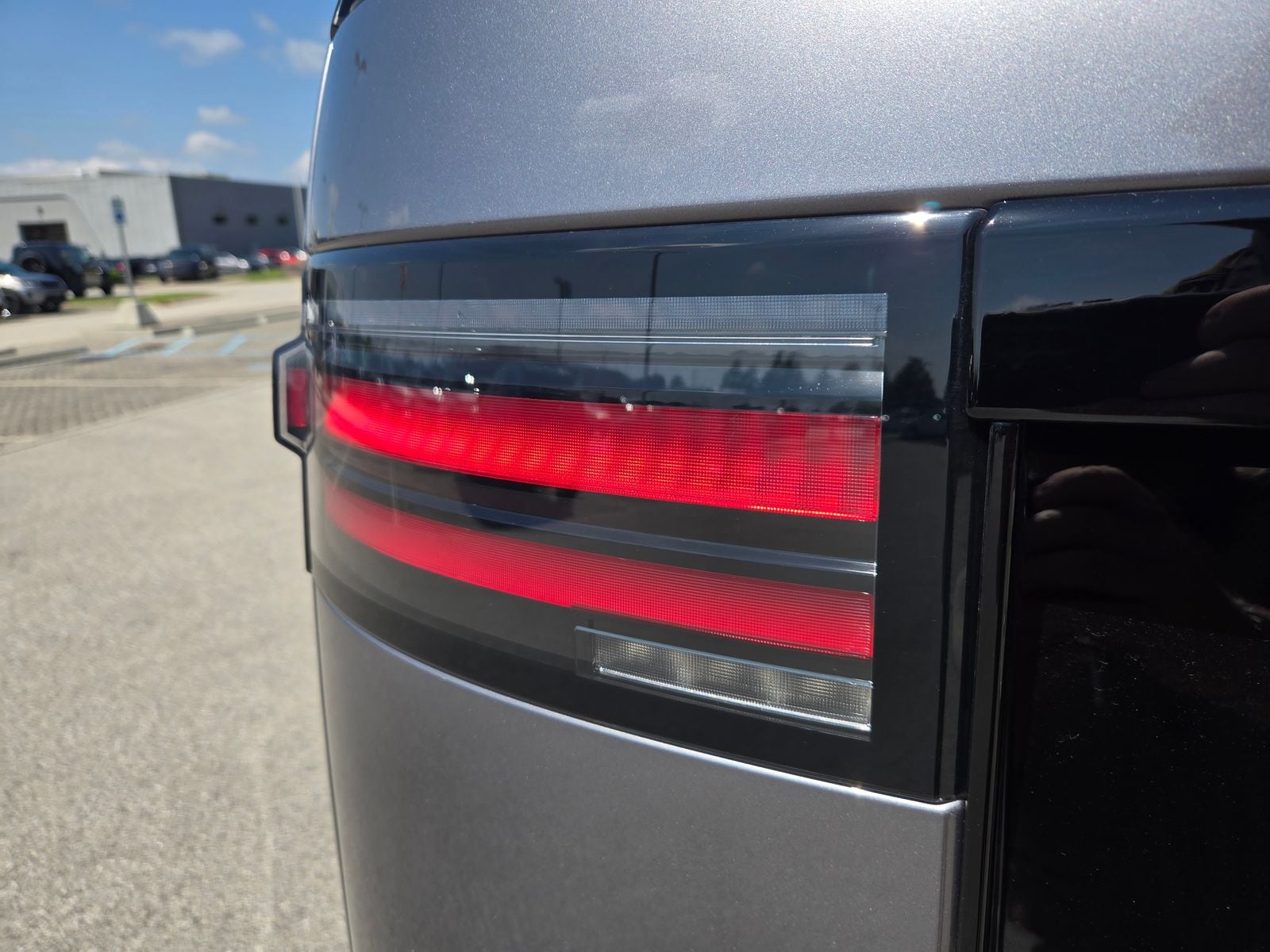 2026 Land Rover Discovery Gemini Edition - Photo 10