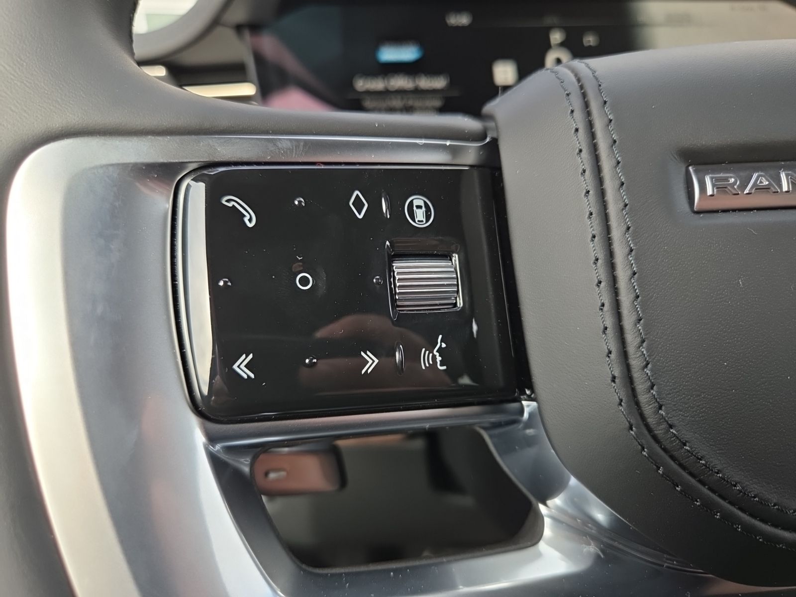 2026 Land Rover Range Rover SE - Photo 28