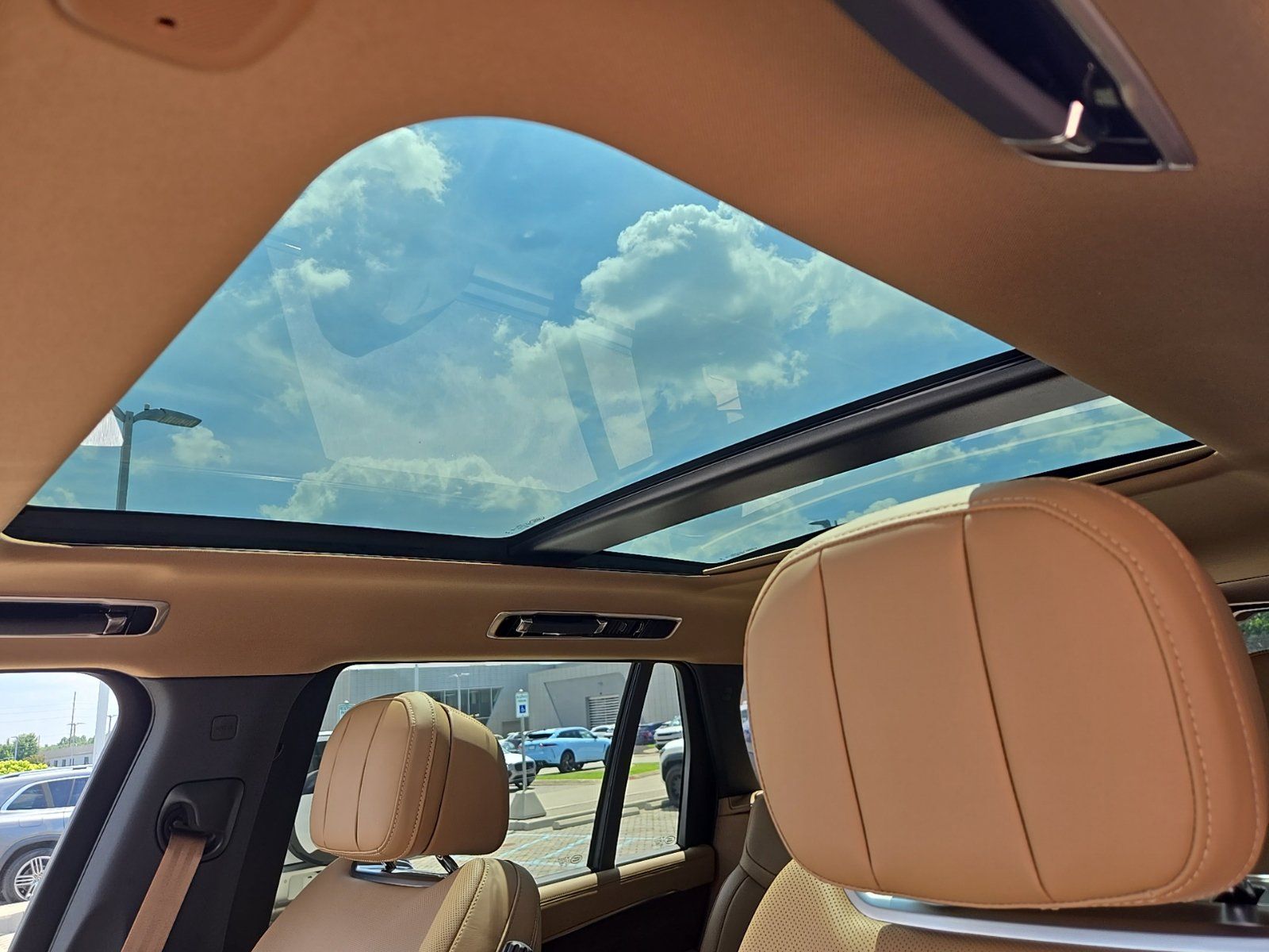 2026 Land Rover Range Rover SE - Photo 23