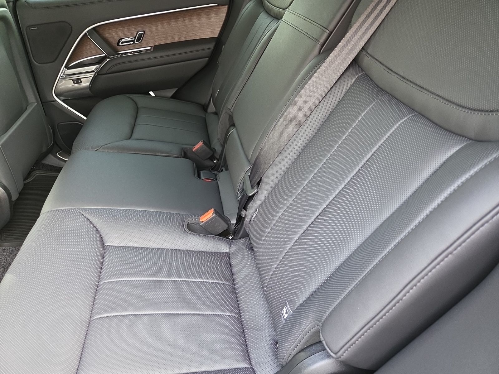 2026 Land Rover Range Rover SE - Photo 23