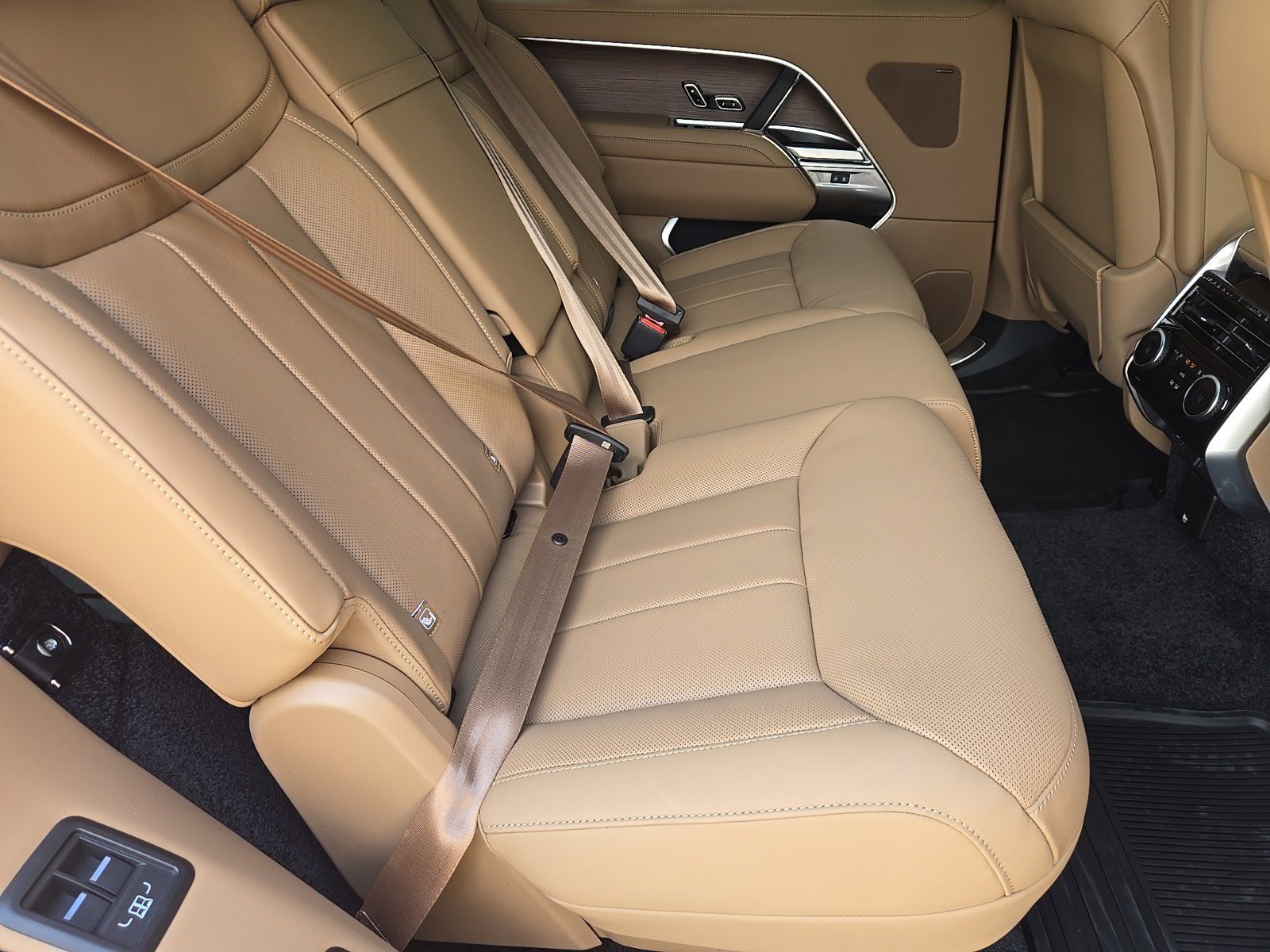 2026 Land Rover Range Rover SE - Photo 31