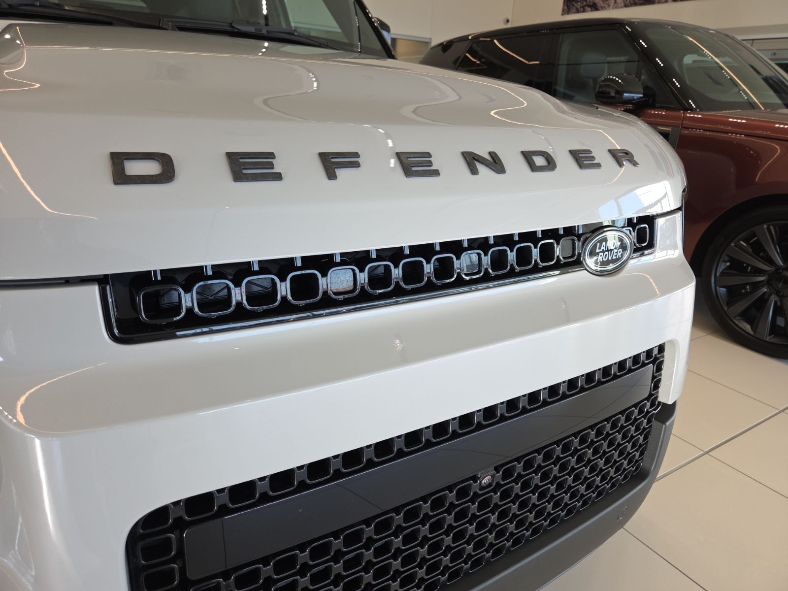 2026 Land Rover Defender OCTA - Photo 6
