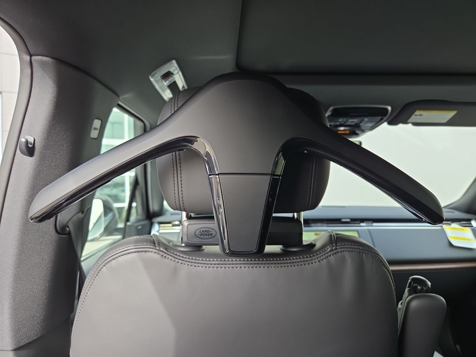 2026 Land Rover Range Rover SE - Photo 24