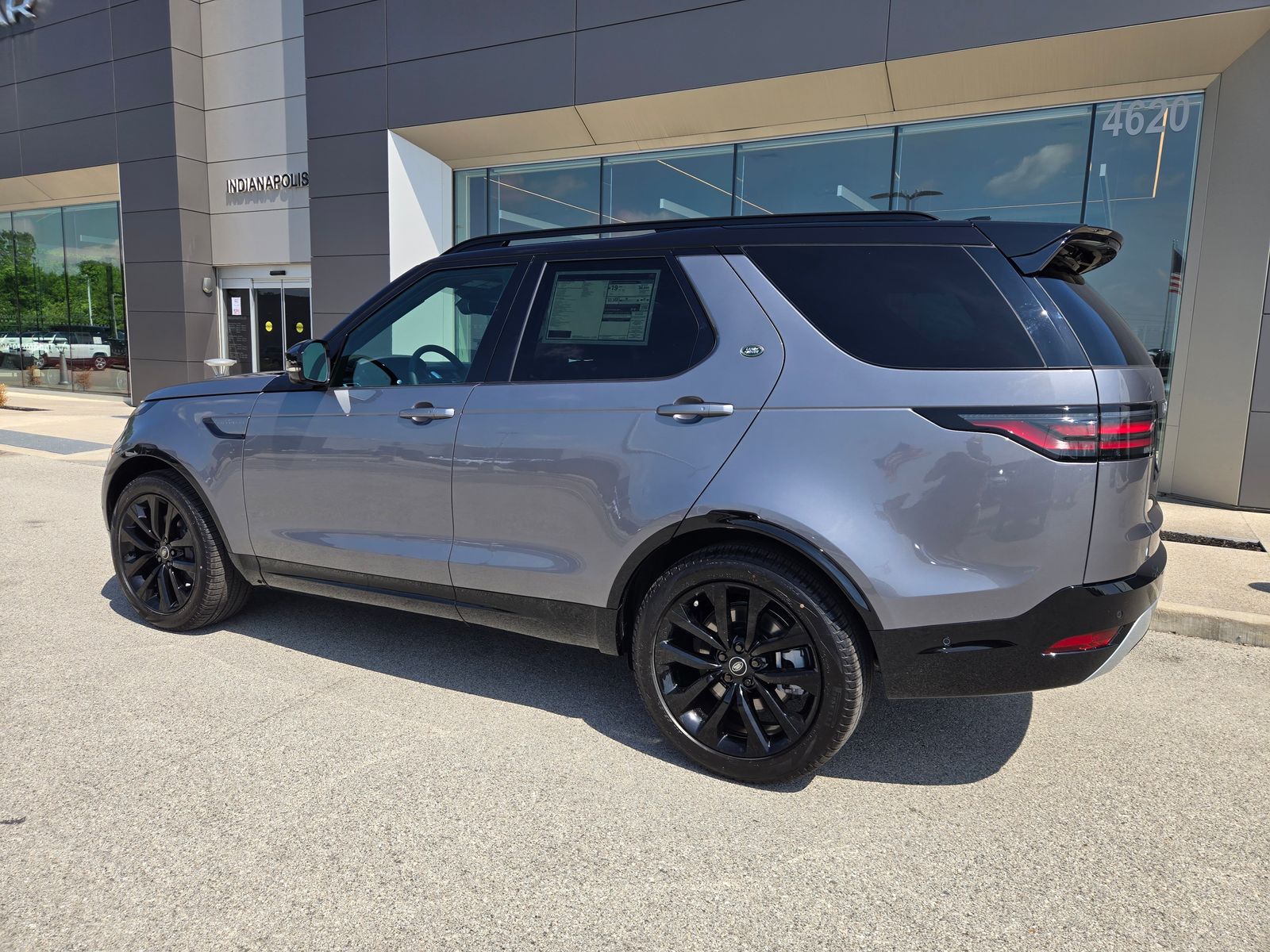 2026 Land Rover Discovery Gemini Edition - Photo 7