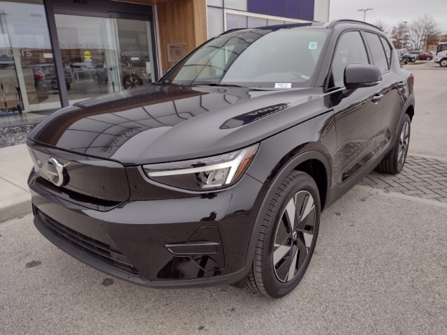 2024 Volvo XC40 Core