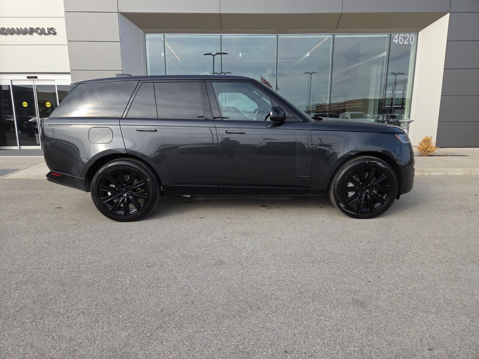 2026 Land Rover Range Rover SE - Photo 6
