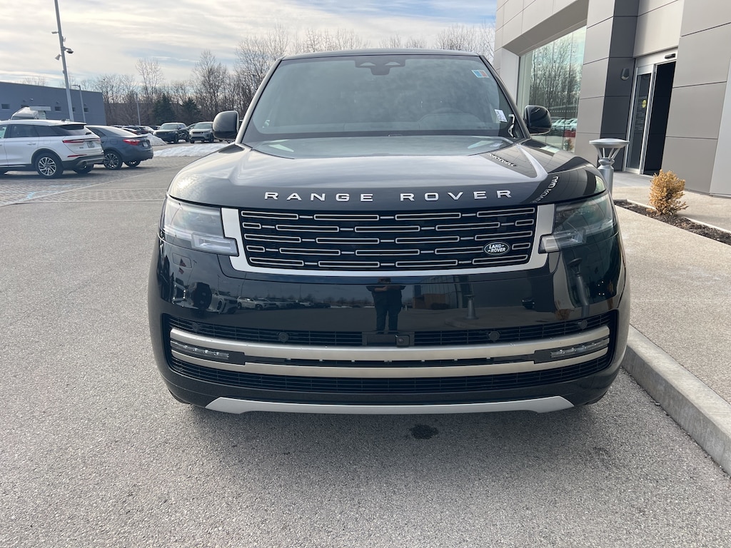 New 2026 Land Rover Range Rover SE 550PS SUV