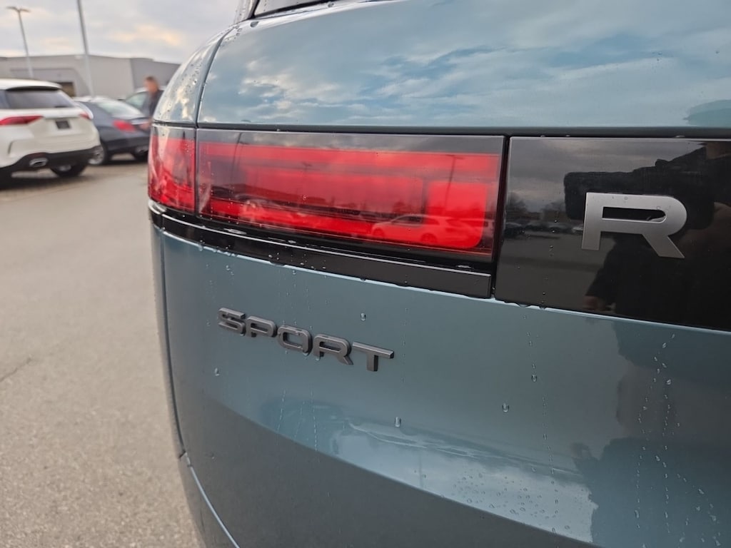 New 2025 Land Rover Range Rover Sport Dynamic SE SUV