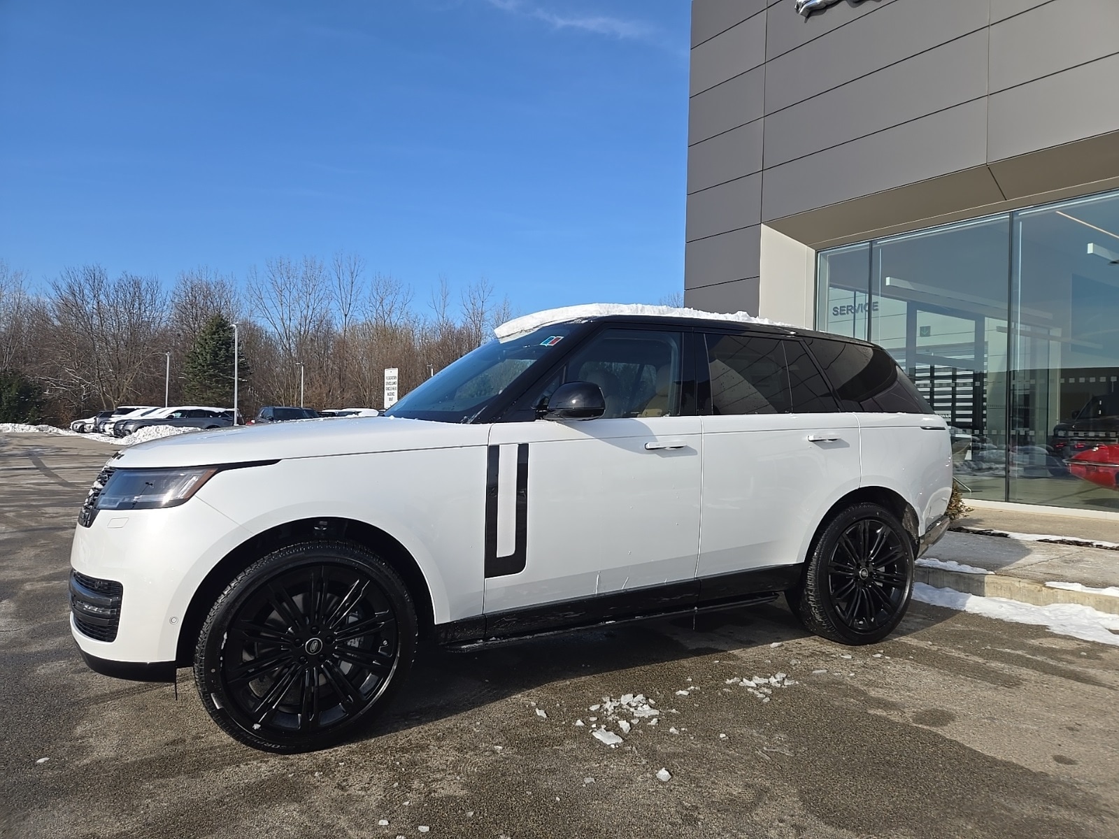 2025 Land Rover Range Rover SE's photo