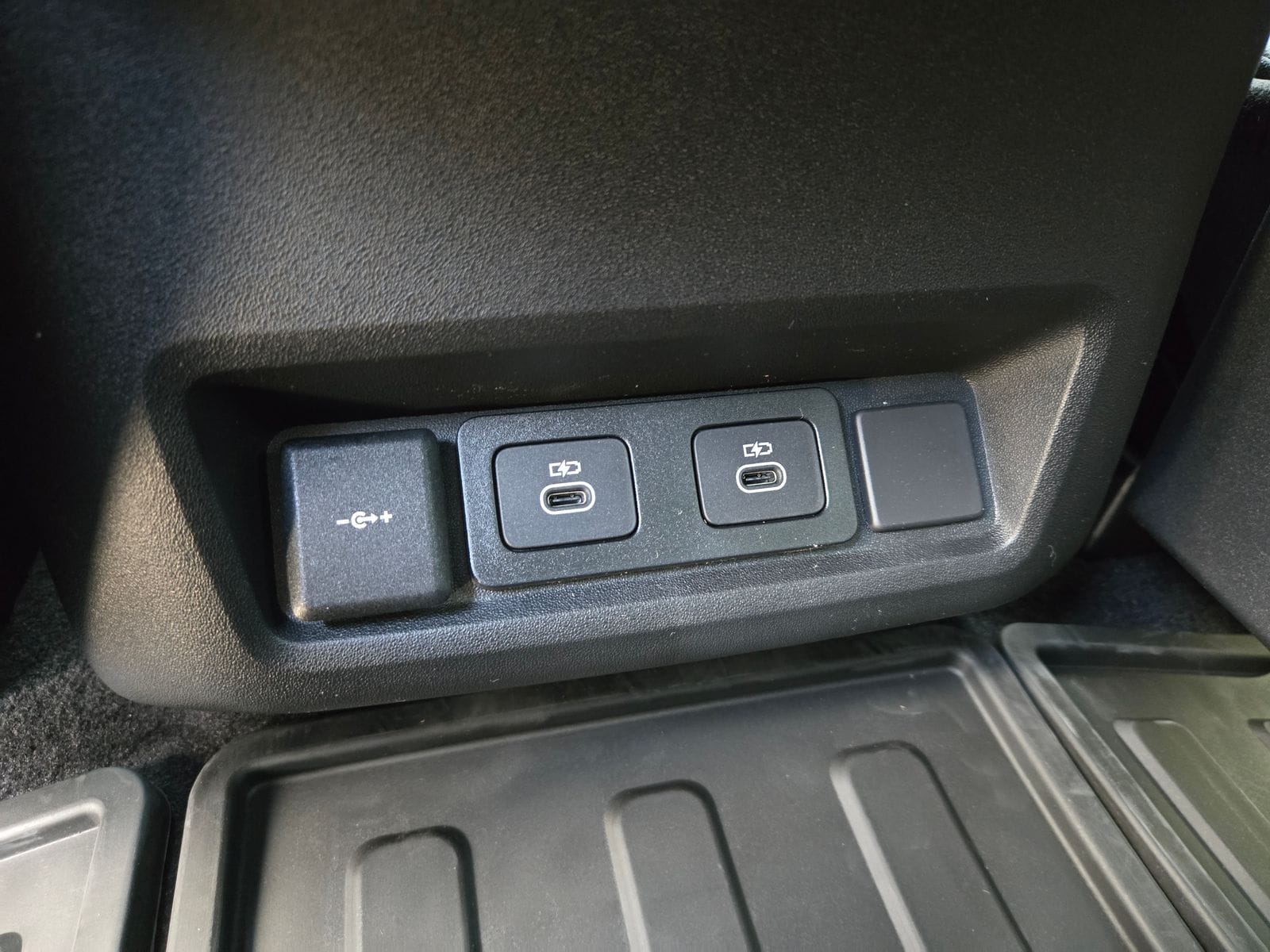 2026 Land Rover Discovery Gemini Edition - Photo 37