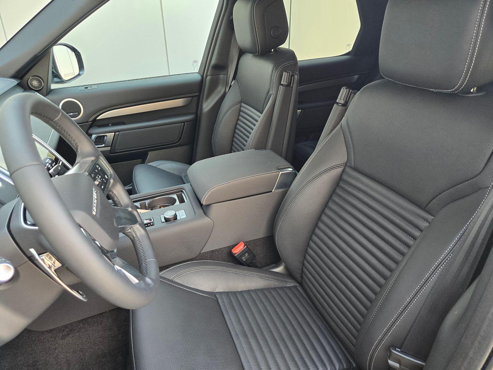 2026 Land Rover Discovery Gemini Edition - Photo 22