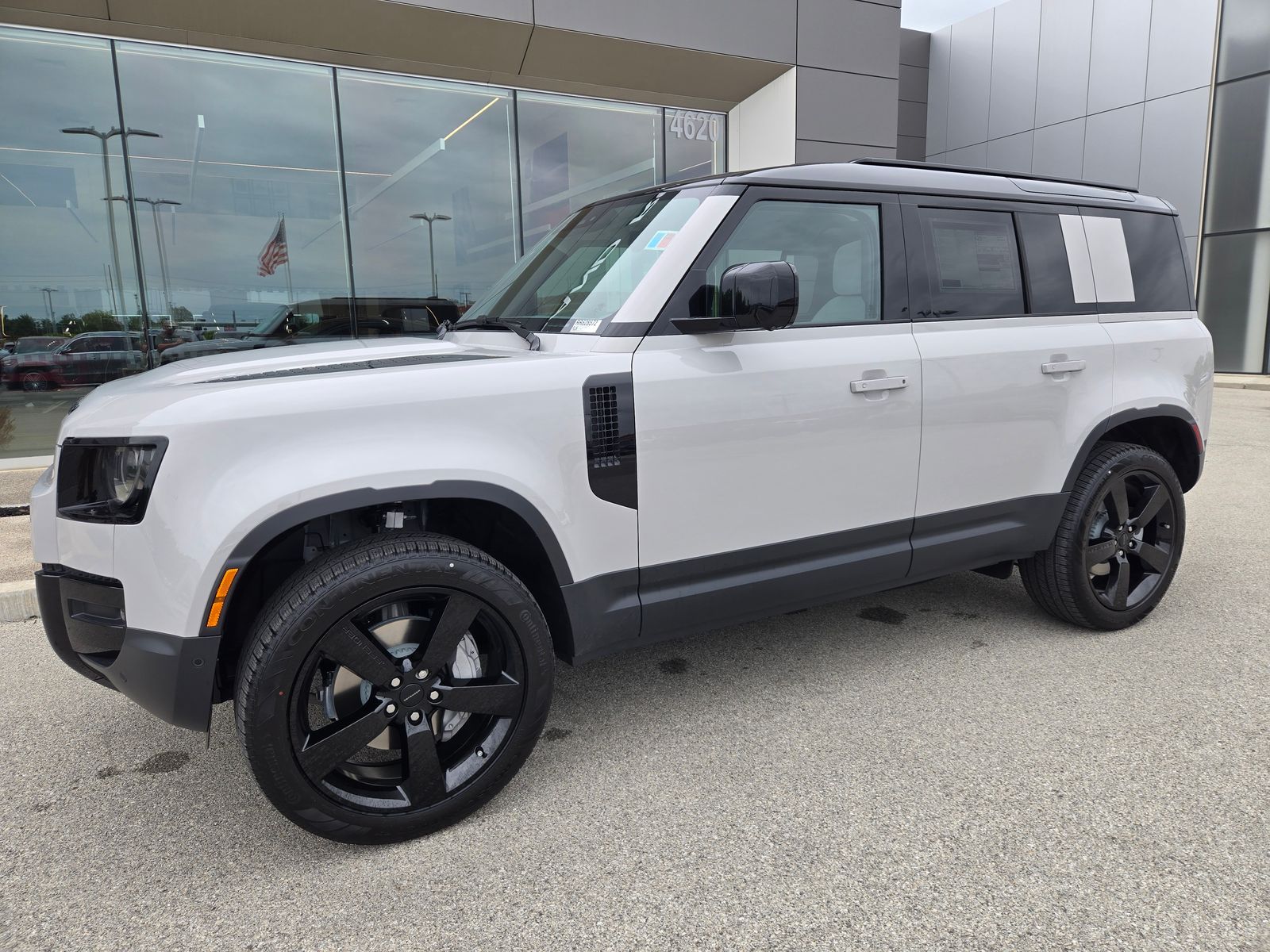 2026 Land Rover Defender 110 S P300's photo