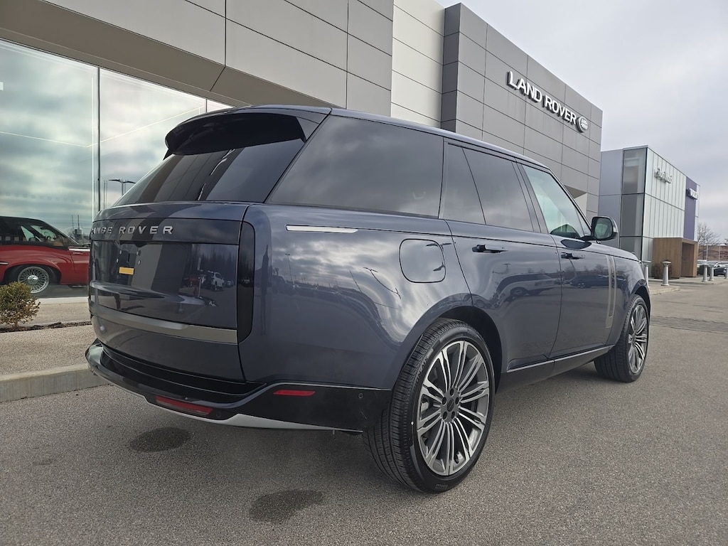 New 2026 Land Rover Range Rover SE SUV