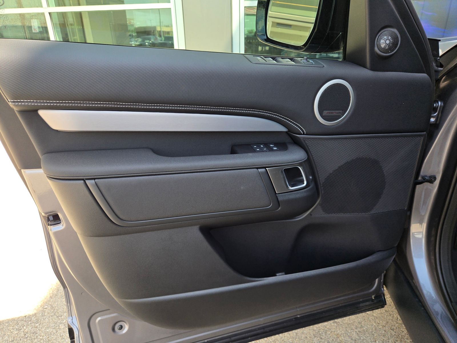 2026 Land Rover Discovery Gemini Edition - Photo 28