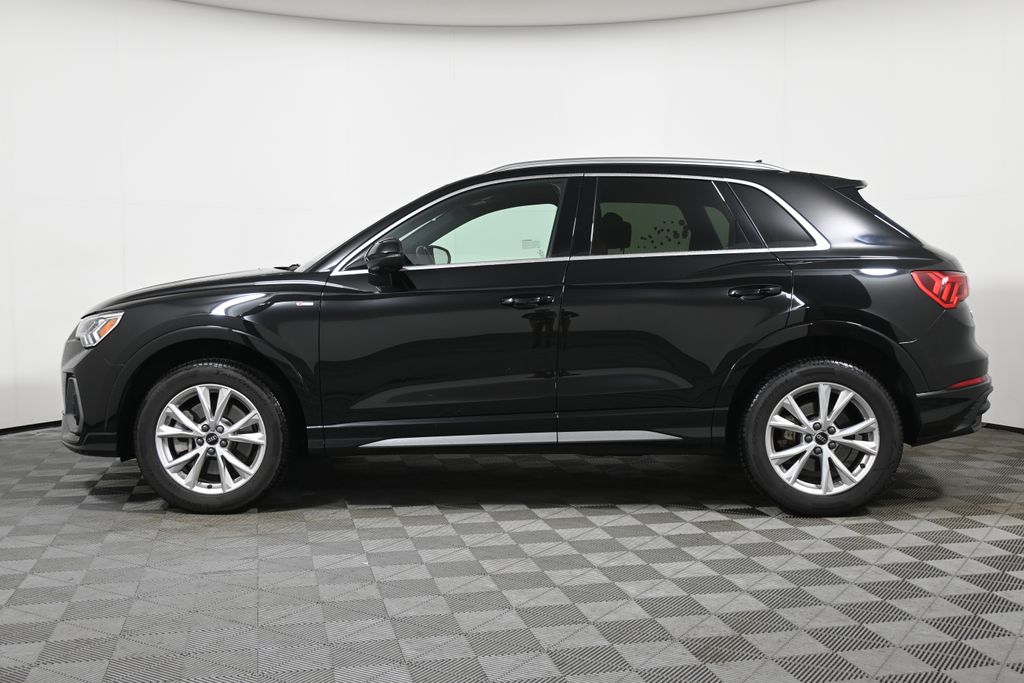 2023 Audi Q3 45 TFSI S line Premium photo 2