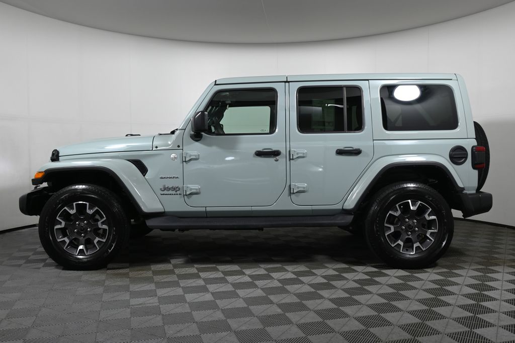 2024 Jeep Wrangler Sahara photo 2