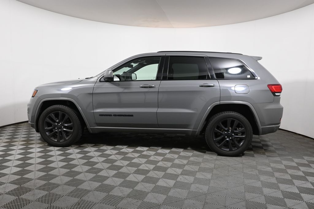 Used 2020 Jeep Grand Cherokee Laredo SUV