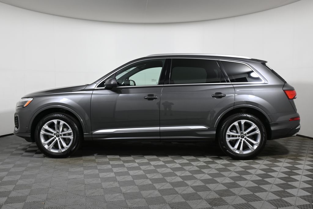 2025 Audi Q7 45 Premium photo 2