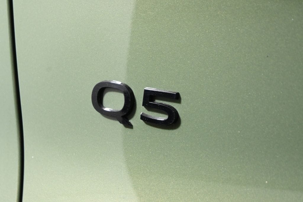 2025 Audi New Q5 Premium Plus - Photo 40