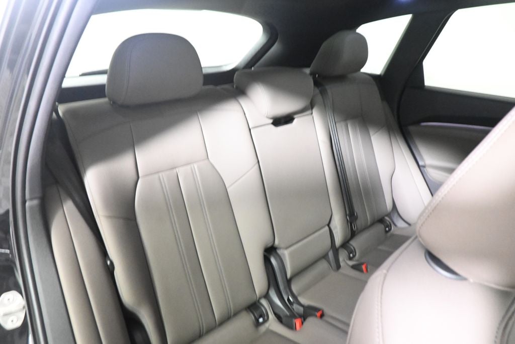 2025 Audi New Q5 Premium Plus - Photo 34