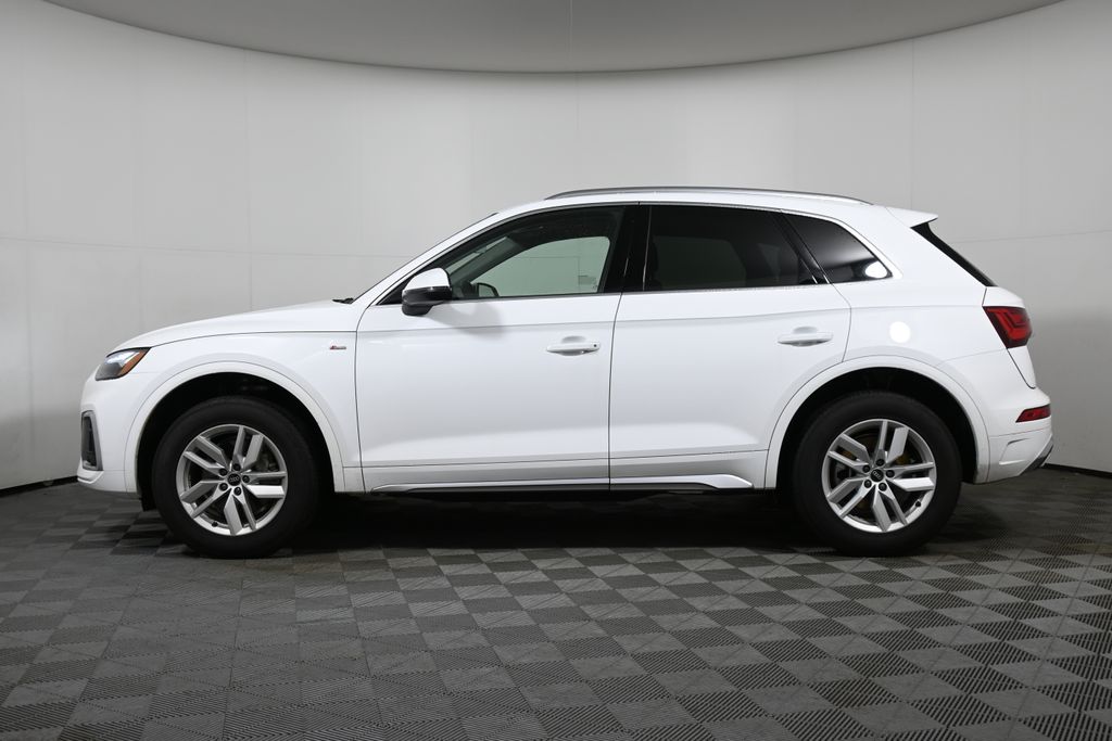 2023 Audi Q5 45 S line Premium photo 2