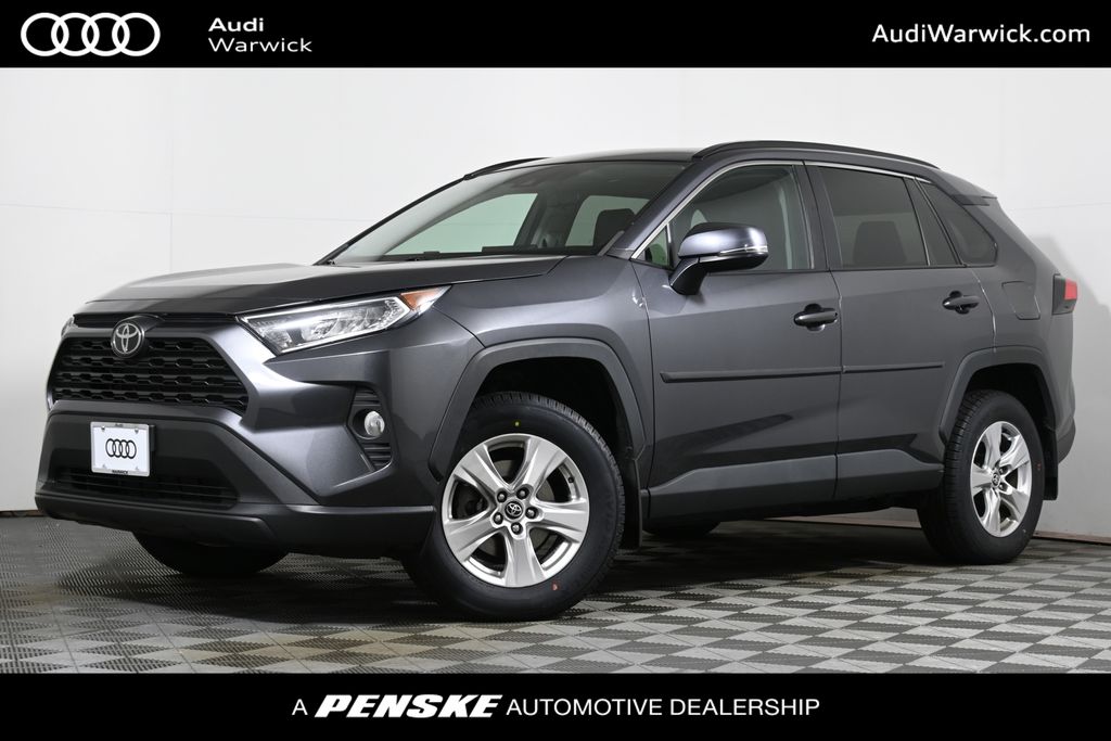 2021 Toyota RAV4 XLE's photo