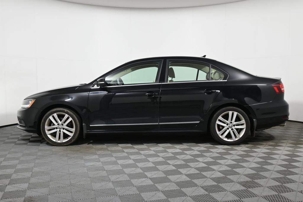 2017 Volkswagen Jetta 1.8T SEL photo 2