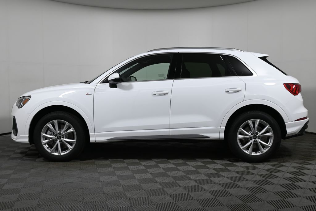 2025 Audi Q3 45 TFSI S line Premium photo 2