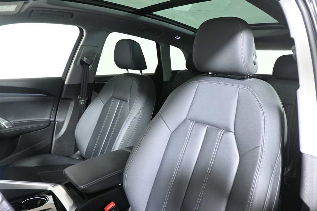 2025 Audi Q5 Premium - Photo 16