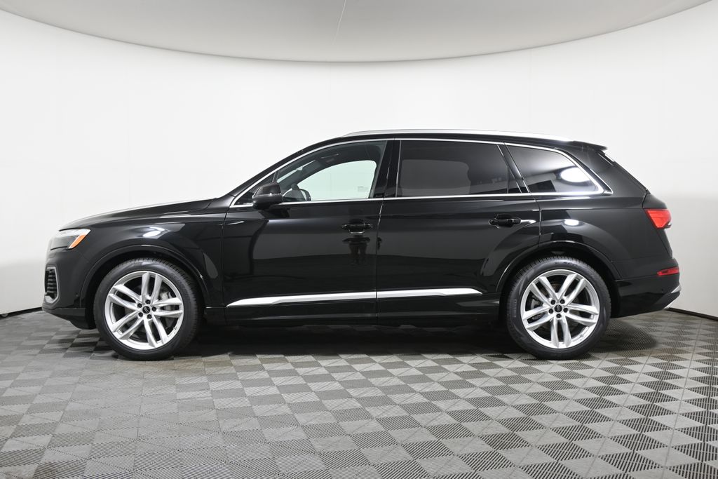 2025 Audi Q7 55 Premium Plus photo 2