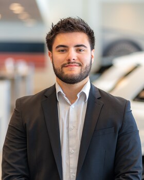 Staff member Kobe Carvalho from ID_109fb8b2be9f