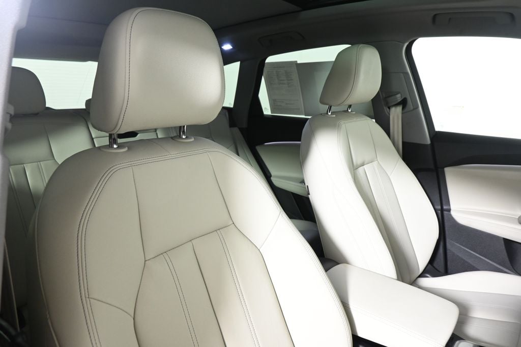 2025 Audi New Q5 Premium Plus - Photo 35
