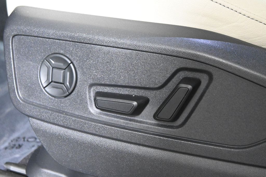 2025 Audi New Q5 Premium Plus - Photo 30