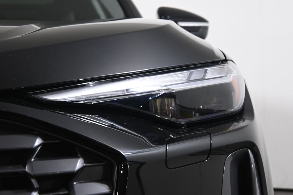 2025 Audi Q5 Premium - Photo 11