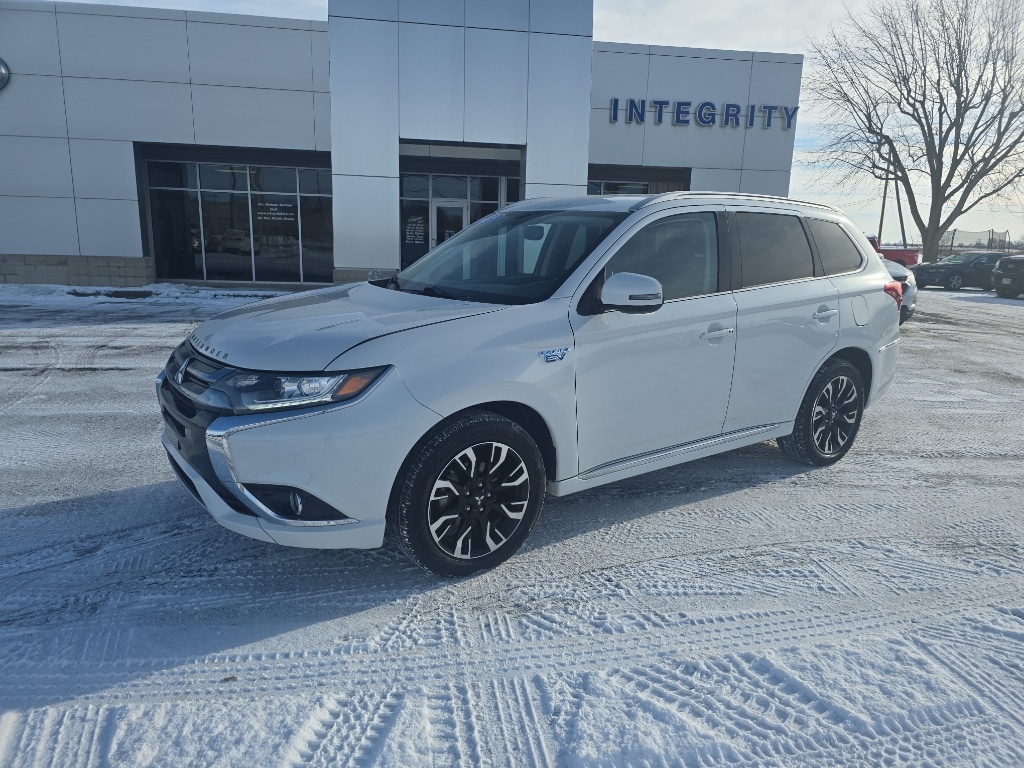 Used 2018 Mitsubishi Outlander SEL with VIN JA4J24A52JZ028924 for sale in Paulding, OH
