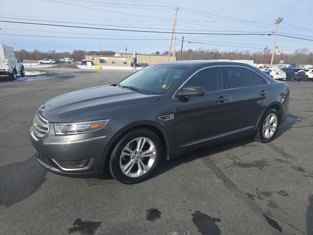 Used 2018 Ford Taurus SE Sedan