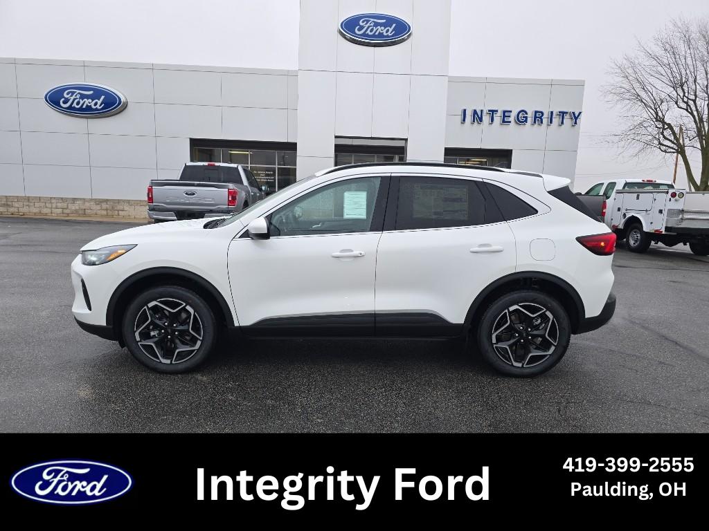 2026 Ford Escape Platinum's photo